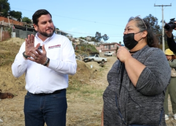 Burgueño Ruiz sostiene reunión con vecinos de la colonia Xicoténcatl Leyva