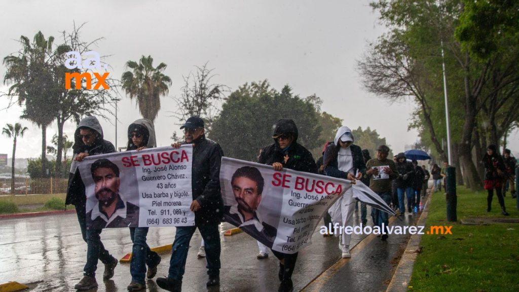 Se-manifiestan-por-ingenieros-desaparecidos-obra-de-Santa-Fe