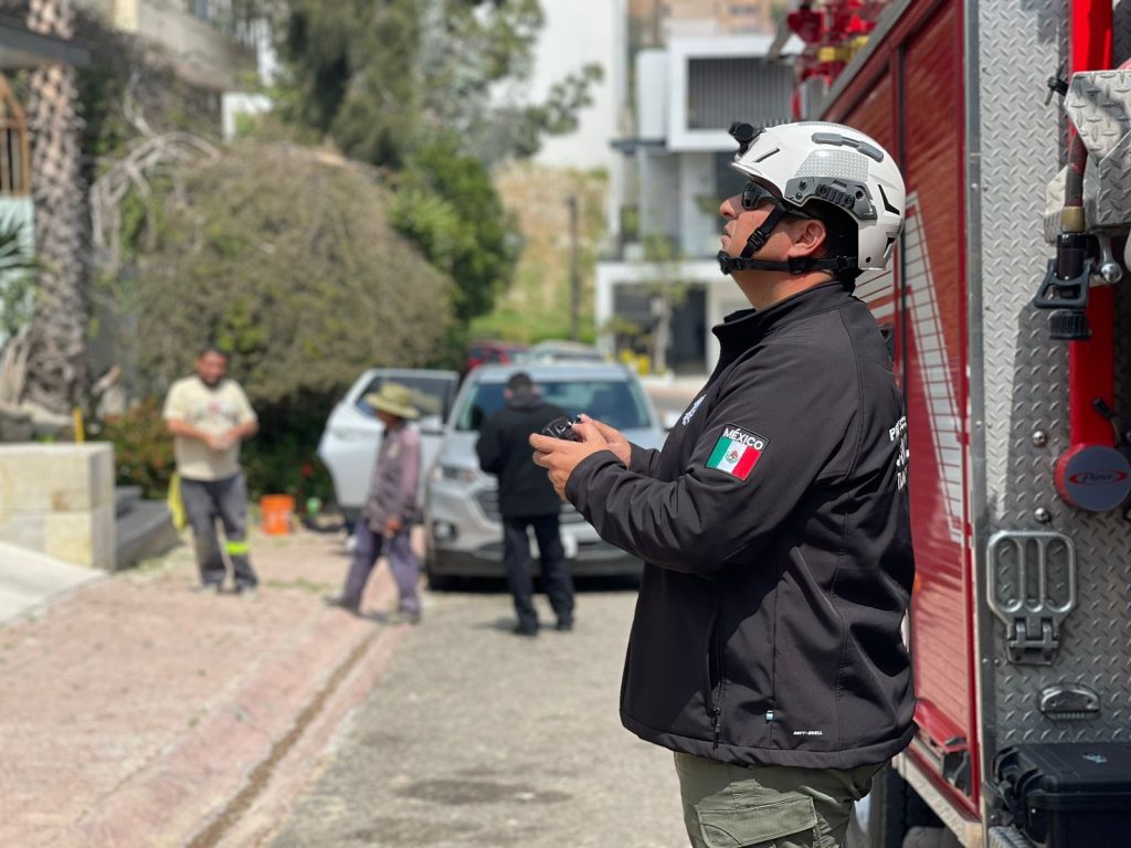 Trabajador muere al colapsar masa de tierra