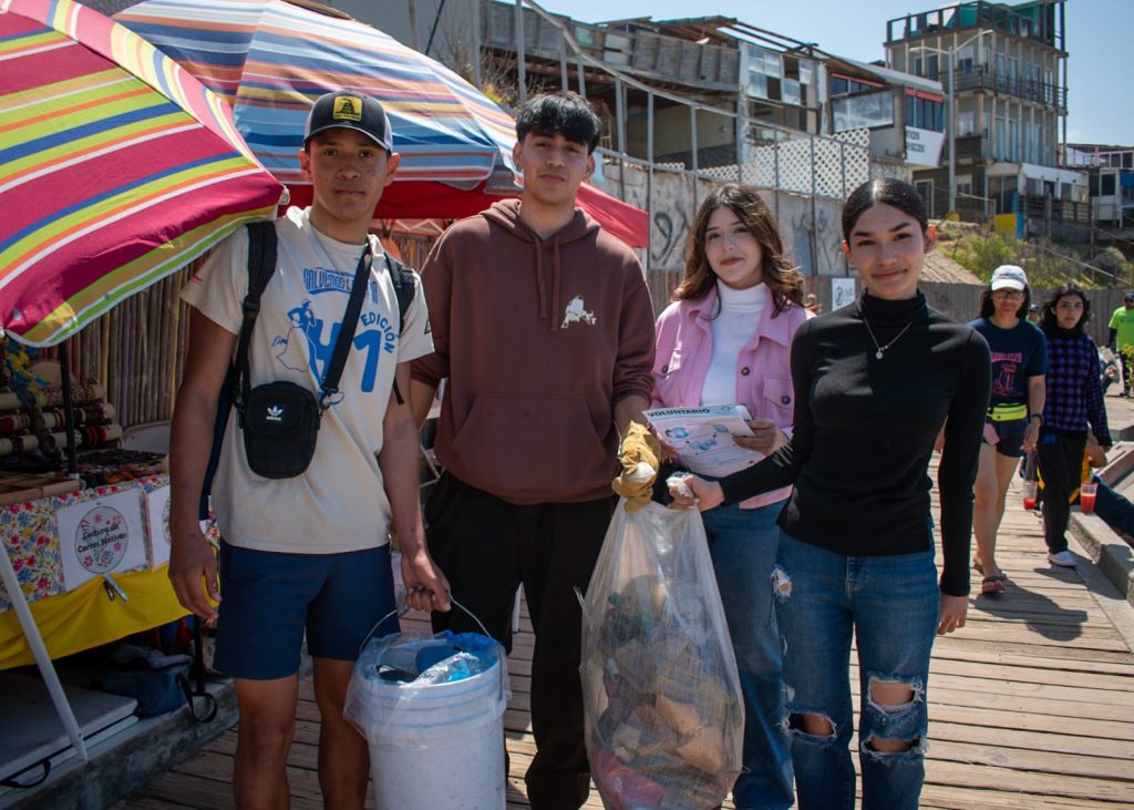 Miles-de-voluntarios-unen-para-salvar-playas-Baja-California