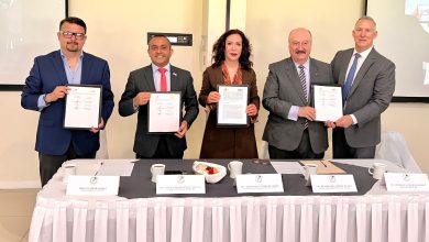 Firman-convenio-de-colaboracion-Colegio-de-Notarios-y-el-IEEBC