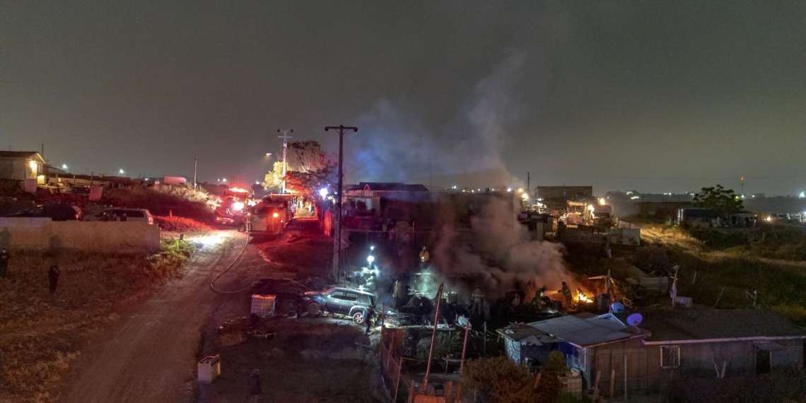 Persona muere calcinada tras incendio de una casa de madera