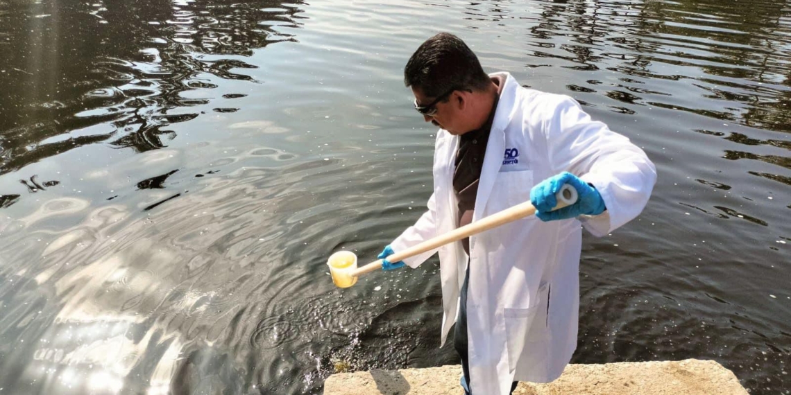 Evalúan calidad del agua en lagos de parque Morelos y de la Amistad