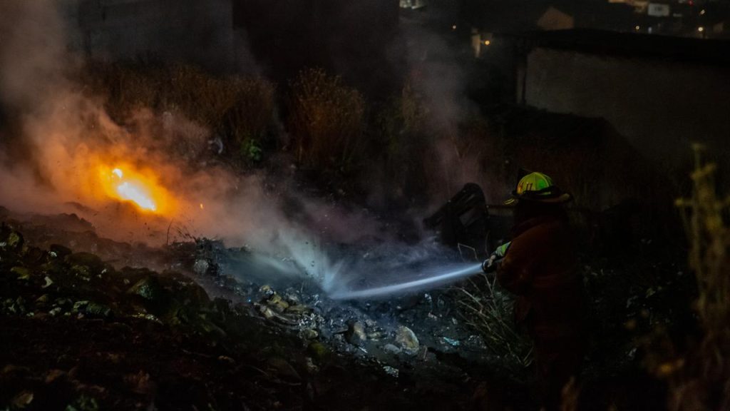 Bomberos-controlan-incendio-en-la-colonia-Mexico