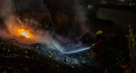 Bomberos controlan incendio en la colonia México