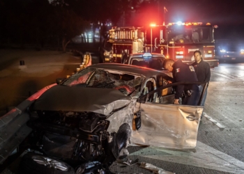 Hombre en estado de ebriedad choca con un taxista