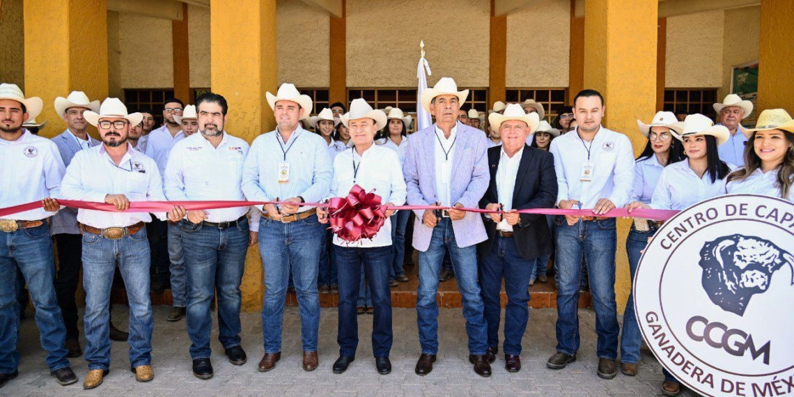 Egresa primera generación de Especialidad en Actividades Pecuarias de la UGRS incorporada al Icatson