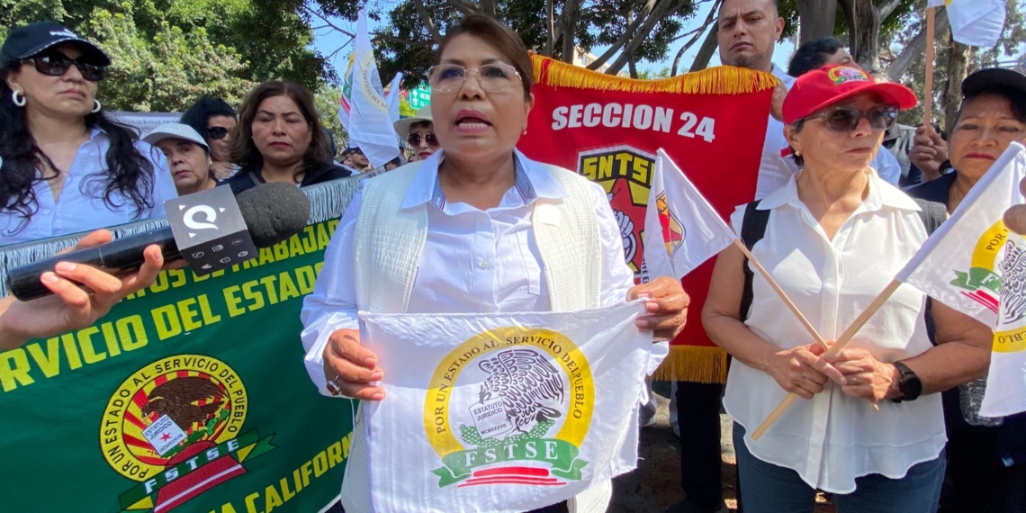 Médicos y enfermeros se manifiestan por condiciones de trabajo