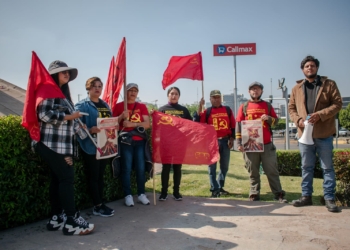 Trabajadores de la CNTE se manifiestan para exigir mejores condiciones de trabajo