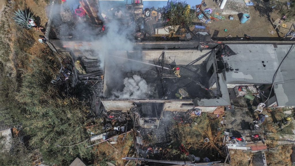 Incendio-colonia-obrera-consume-una-vivienda