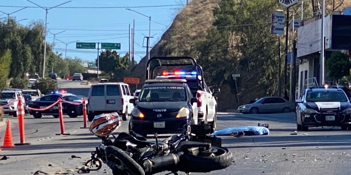 Motociclista muere tras ser impactado por un automóvil