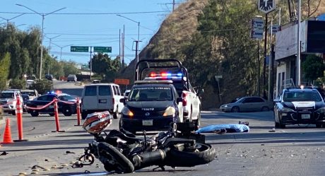 Motociclista muere tras ser impactado por un automóvil