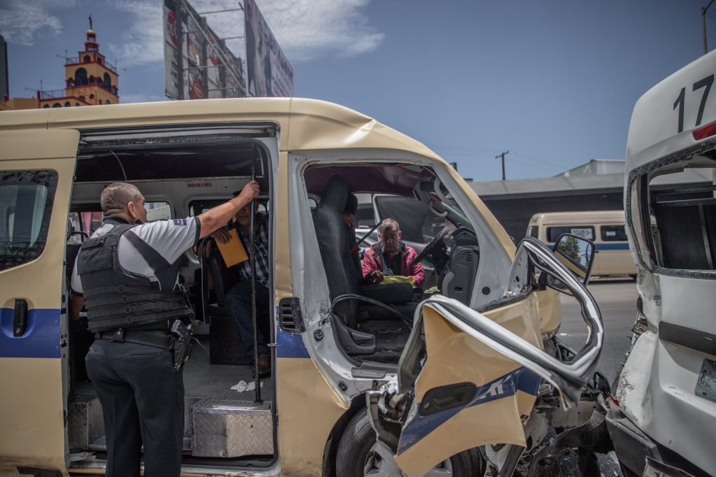 Choque-taxis-deja-varios-pasajeros-lesionados