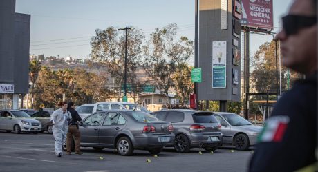 Sujetos se agarran a balazos en Plaza 20 Sur