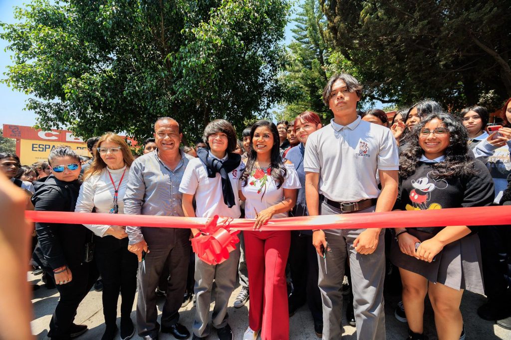 Alcaldesa inaugura techumbre en CBTIS 237 de la colonia Mariano Matamoros