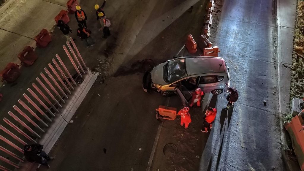 Adulta-mayor-choca-muro-avenida-Internacional