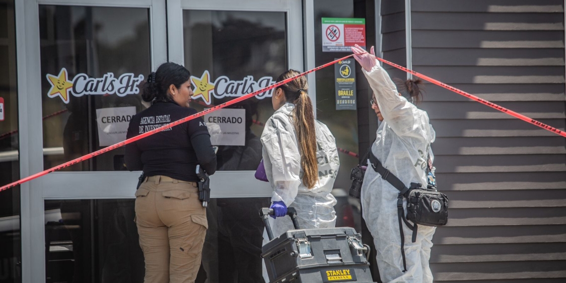 Matan a un hombre dentro de un Carls Junior