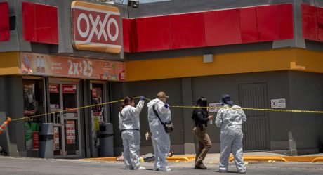 Asesinan a hombre afuera de un OXXO