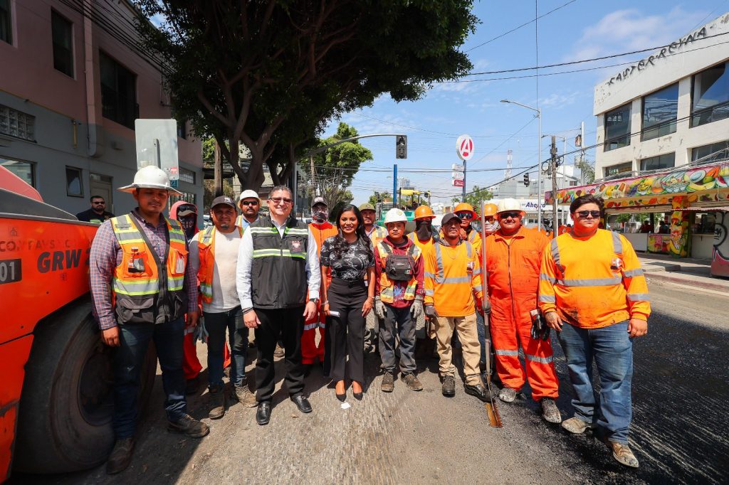 Alcaldesa-Montserrat-Caballero-supervisa-obras-bacheo