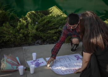 Estudiantes de la UABC manifiestan por Paola Andrea