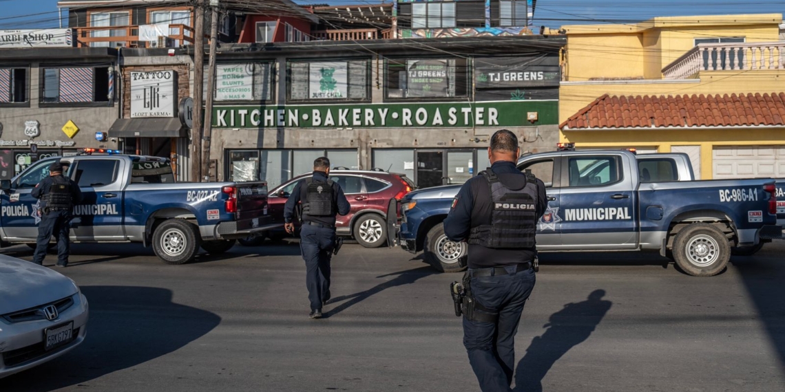 Atacan Smoke Shop en Playas de Tijuana