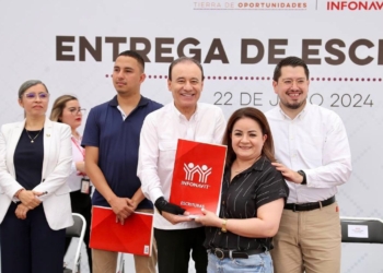 Brinda Gobernador Durazo certeza jurídica a más de ocho mil familias sonorenses