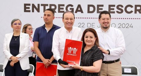 Brinda Gobernador Durazo certeza jurídica a más de ocho mil familias sonorenses