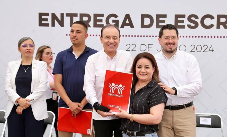 Brinda-Gobernador-Durazo-certeza-jurIdica-ocho-mil-familias-sonorenses