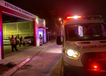 Atacan a balazos a un hombre y lo llevan a estación de Bomberos