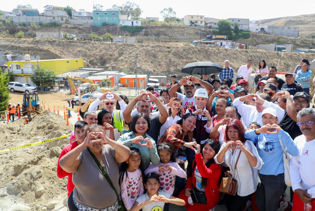 Gobernadora-Marina-del-Pilar-supervisa-avance-obra-llevar-agua-potable-colonia-El-Monte