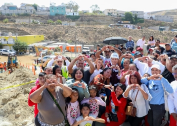 Gobernadora Marina del Pilar supervisa avance de obra para llevar agua potable en colonia El Monte