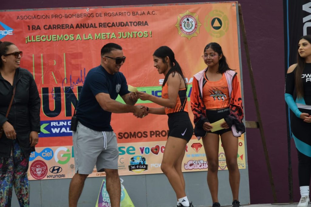 Gobierno-Rosarito-AsociaciOn-Bomberos-éxito-rotundo-carrera-Fire-Run-Challenge-5K