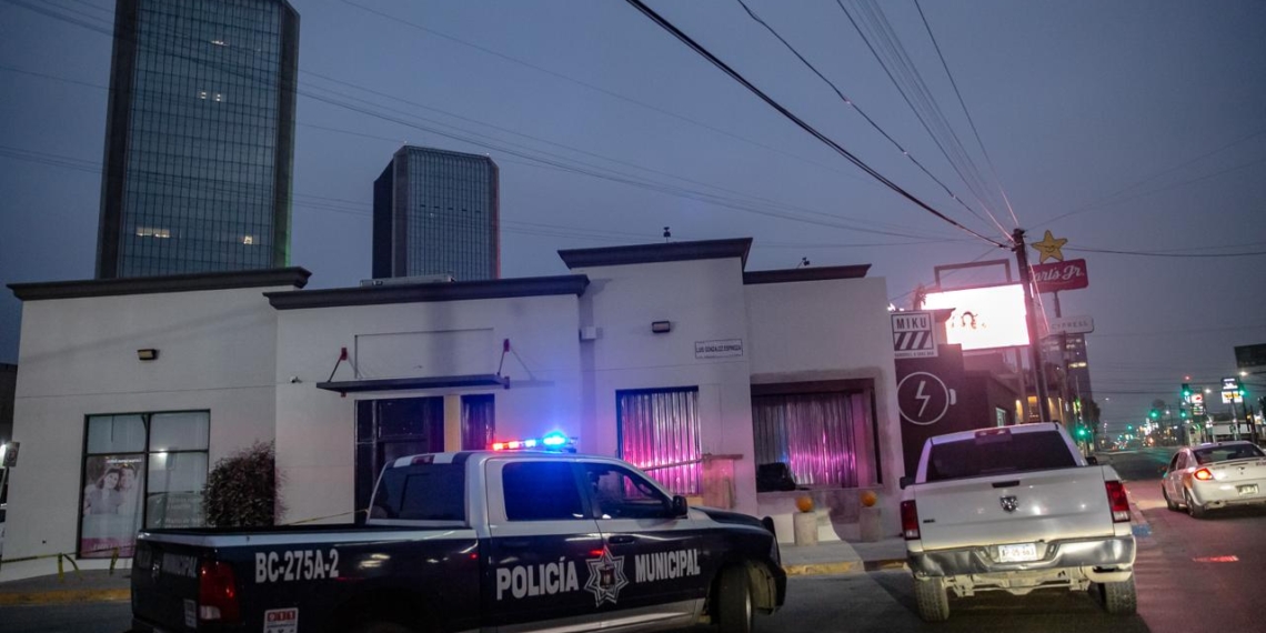 Hombre muere en riña afuera el bar Reyes