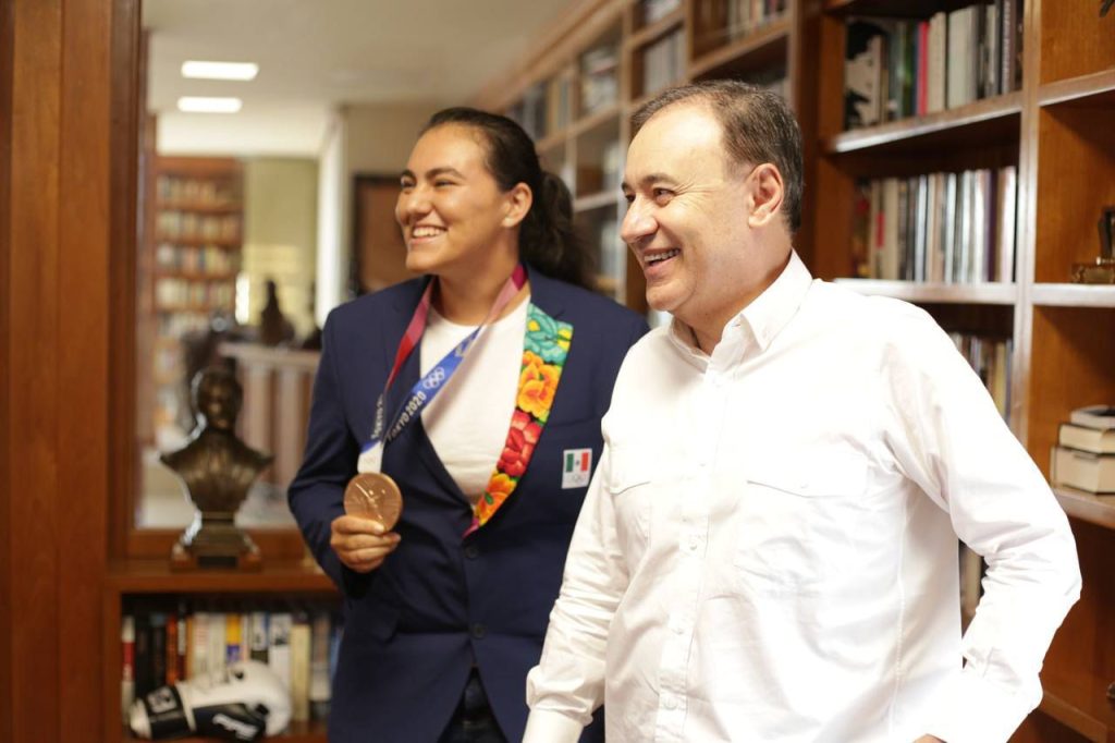 Gobernador-Durazo-destaca-medalla-olimpica-Alejandra Valencia