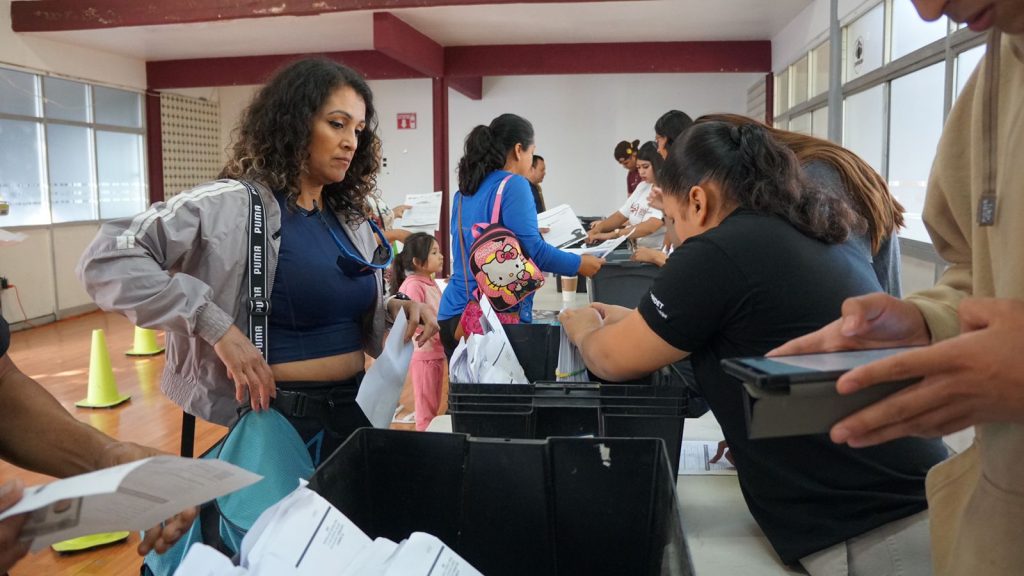 Entregan-numeros-corredores-29-Medio-Maraton-Internacional-Tijuana