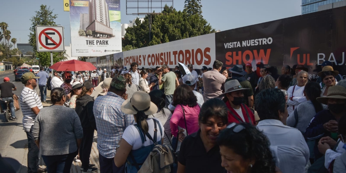 Habitantes del Maclovio Rojas protestan contra el delegado Alejandro Ruiz Uribe