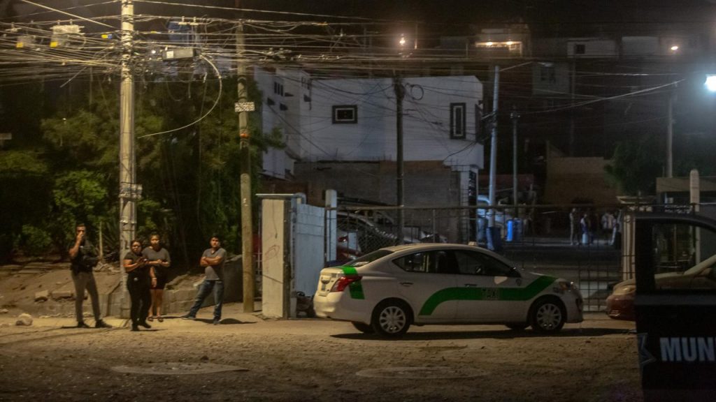 Asesinan a mujer en un taxi libre