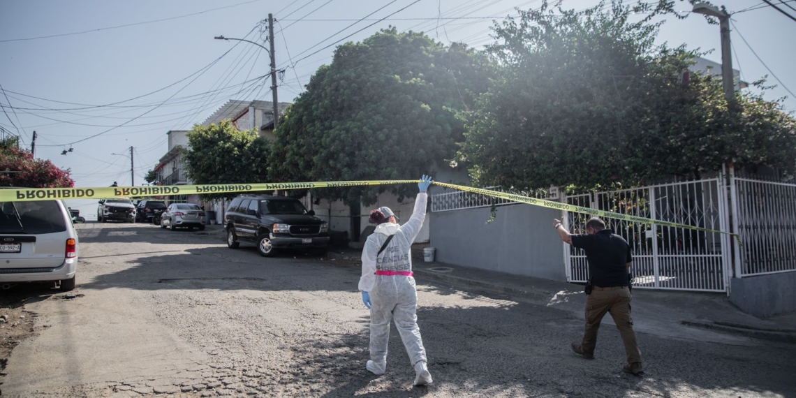 Asesinan a hombre dentro de una casa de la colonia 70-76