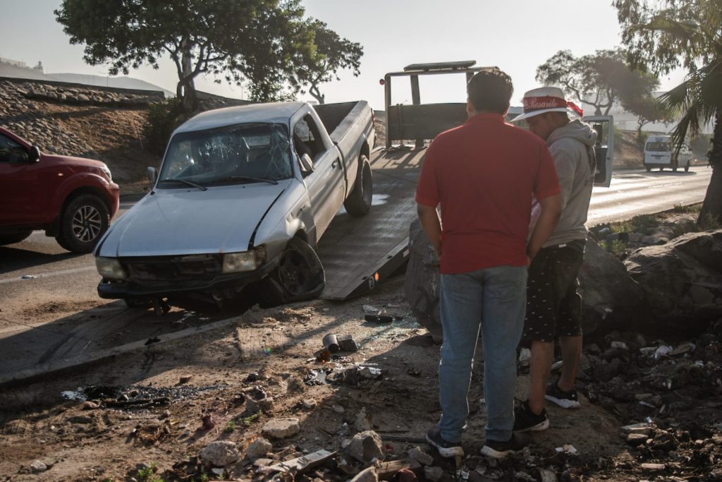 Pickup-sufre-volcadura-sobre-Via-Rapida-Poniente