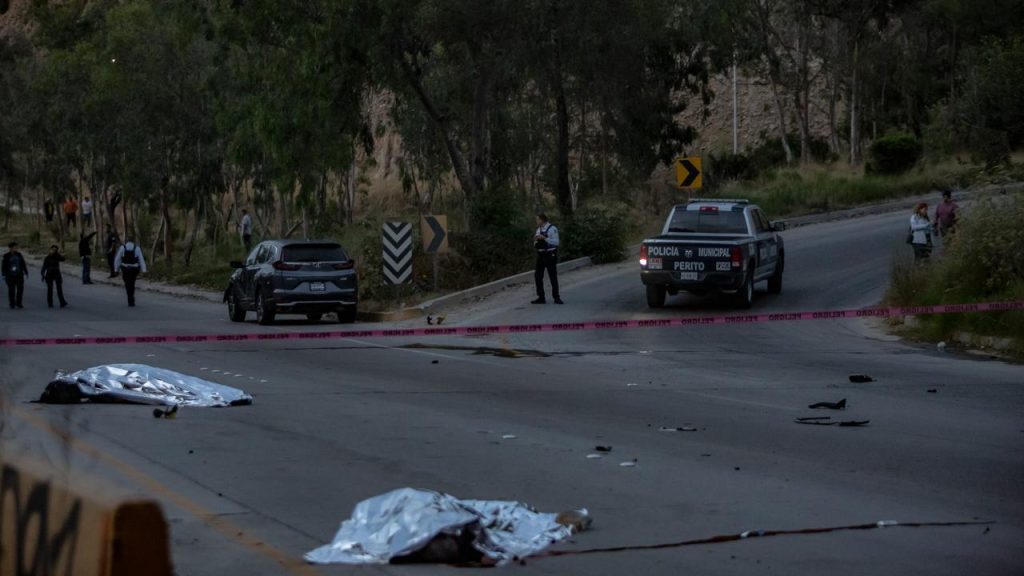 Peaton-motociclista-fallecen-accidente-Rosas-Magallon