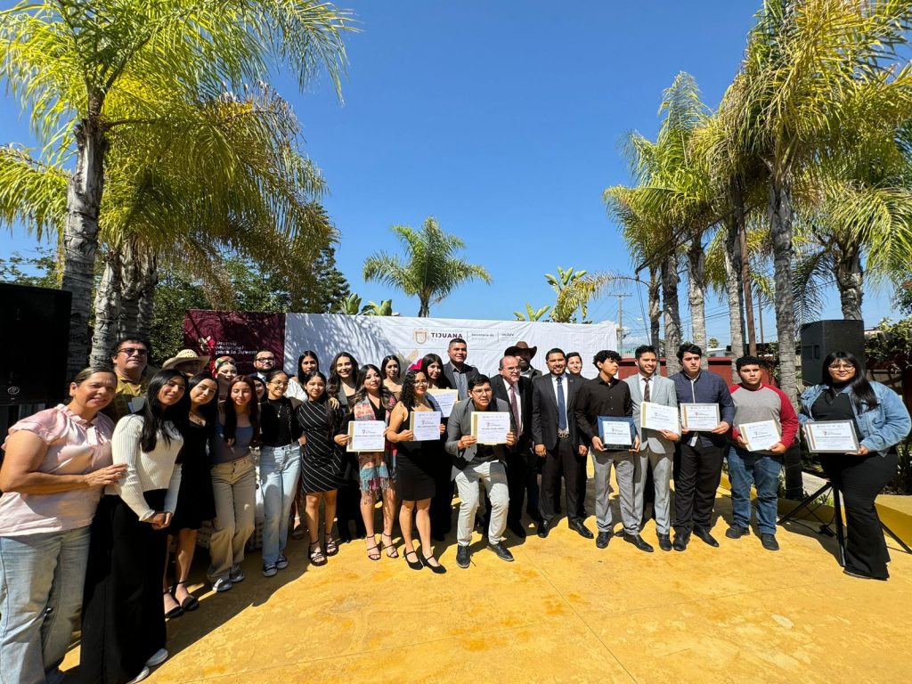 IMJUV entregó premio municipal para la juventud