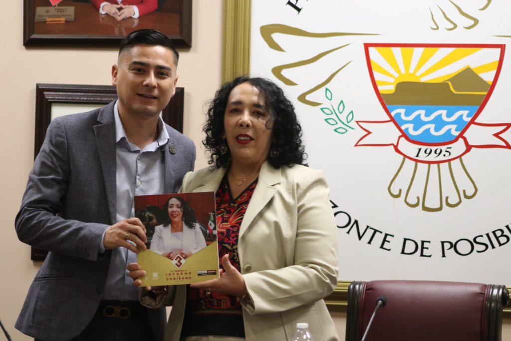 Entrega Araceli Brown su Tercer Informe de Gobierno en Sesión Solemne de Cabildo