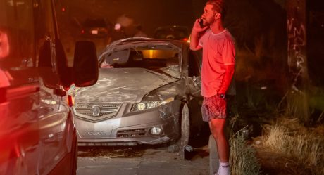 Auto cayó desde 25 metros de altura por la subida de Otay