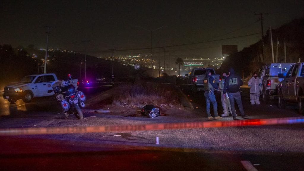 Asesinan a agente de tránsito en Rosarito y abaten a los dos atacantes