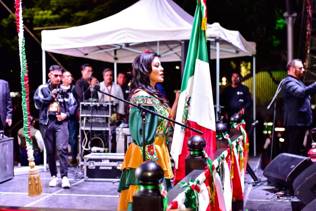 Alcaldesa Montserrat Caballero da Grito de Independencia ante más de 50 mil tijuanenses