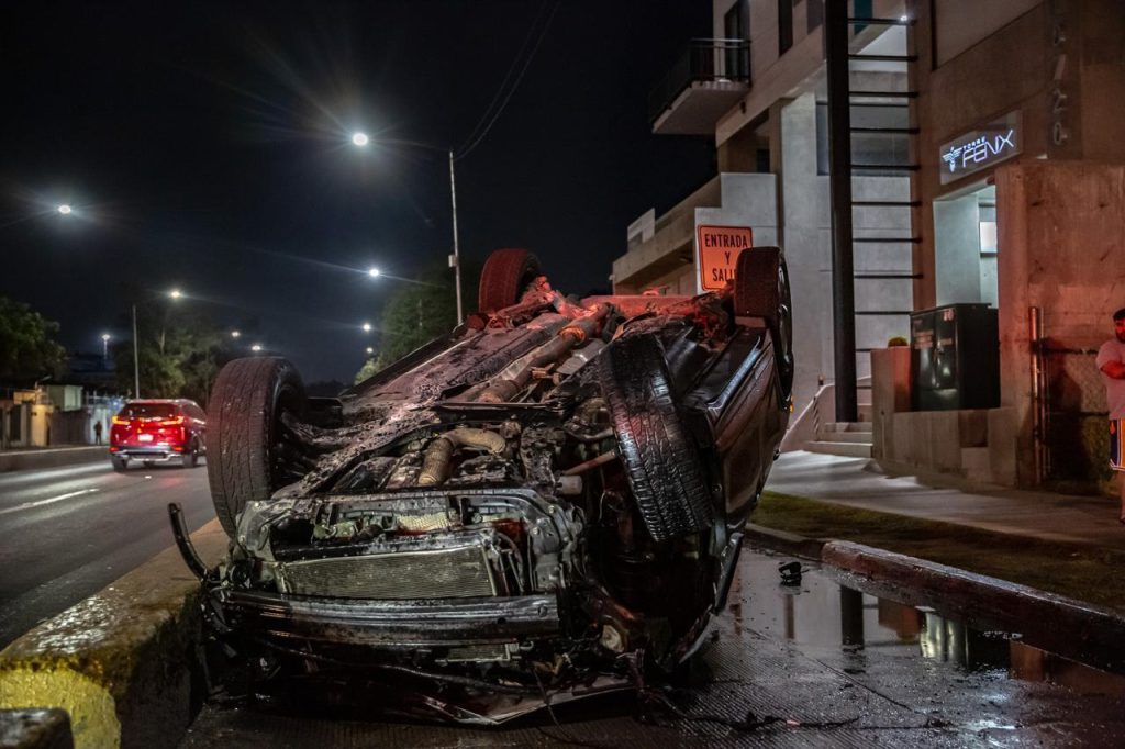 Noticias desde Tijuana | Volcadura sobre el bulevar Padre Kino