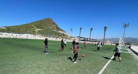 Activan parque recreativo y deportivo Cerro de las Abejas con clases de futbol