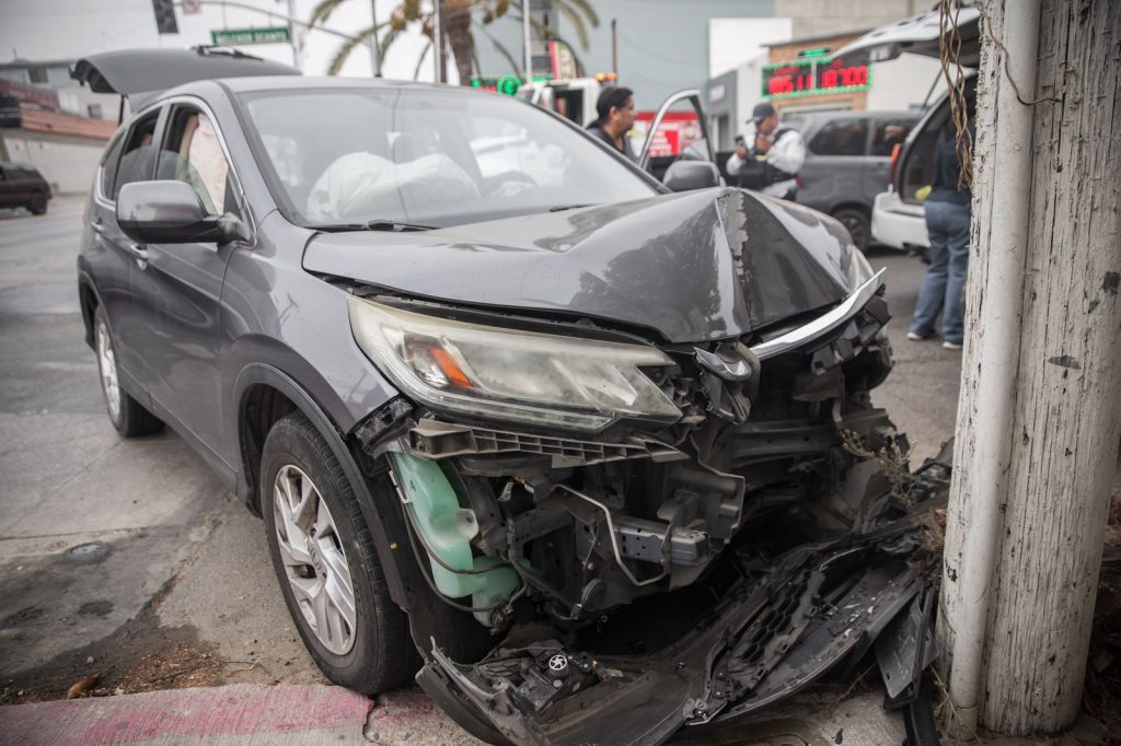 Semaforos-fuera-servicio-provocan-choque-vehicular