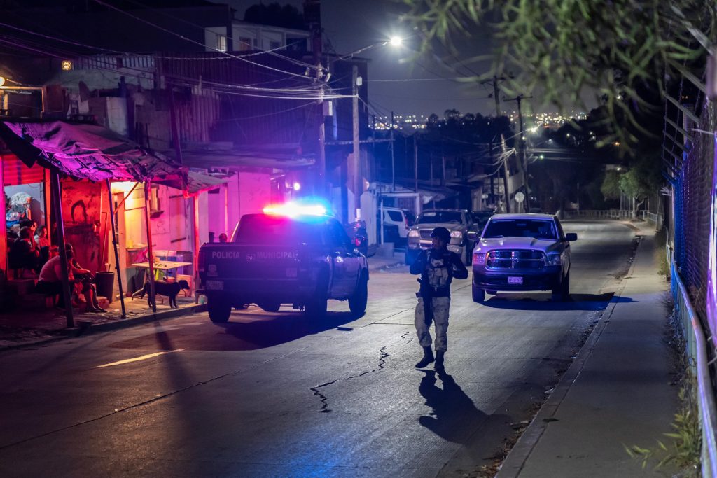 Asesinan a balazos a una mujer