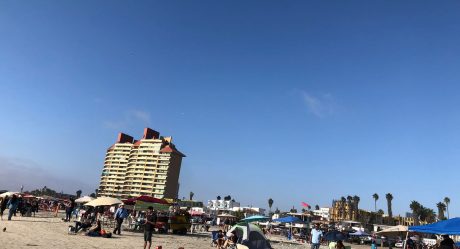 Informa Gobierno Municipal afluencia de turistas en la playa durante el fin de semana